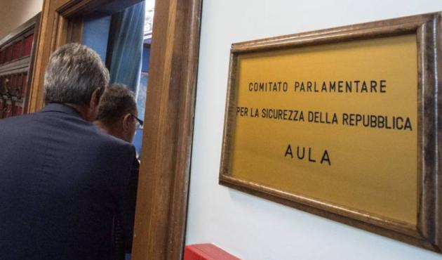 Copasir, salta la prima convocazione: manca l’accordo tra Pd e M5s per Guerini presidente 