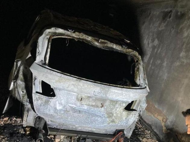 Grecia, attentato a prima consigliera dell'ambasciata italiana Susanna Schlein, sorella di Elly: bruciata l'auto