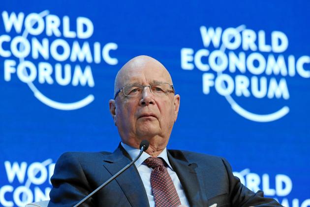 Forum Davos, "Schwab vuole piloti senza vaccino Covid, teme effetti avversi", l'autore dell'ammissione: "Mai parlato del Wef, ma molti ricchi cercano piloti 'no-vax'"