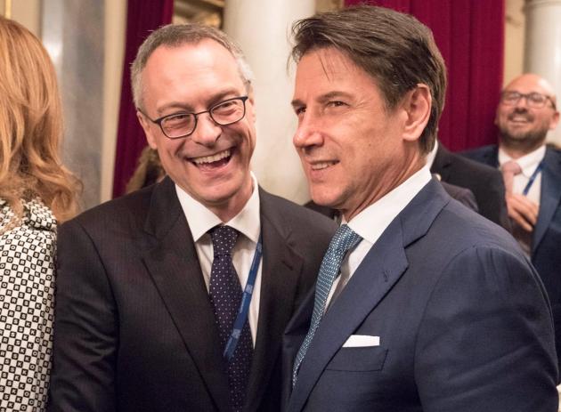 Conte-Bonomi (Confindustria) in coro: "Manovra con mancanza di visione, no investimenti al Sud". L'M5s "arruola" un nuovo alleato