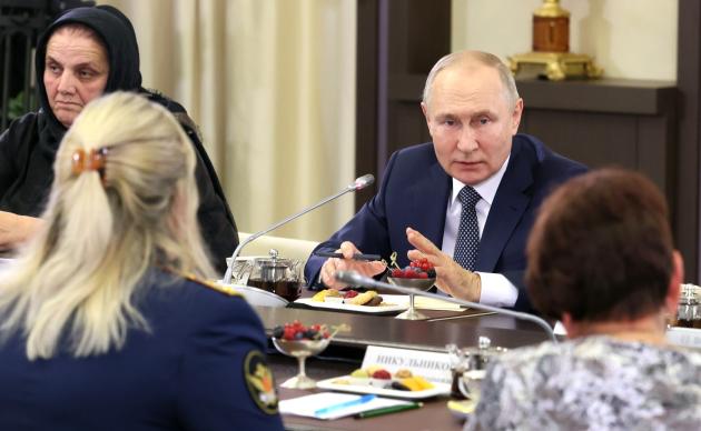 Ucraina, Putin: "Cresce la minaccia di una guerra nucleare". E ammette: "Conflitto sarà lungo"
