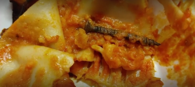 Monterotondo, chiodo nel piatto di lasagne della mensa scolastica: sospeso il servizio pranzo in tutte le scuole comunali