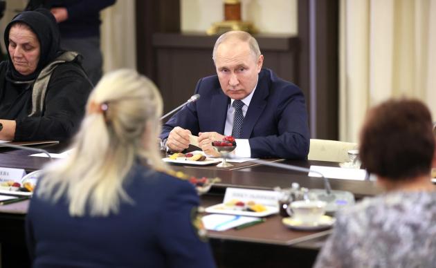 Guerra in Ucraina, Putin: "Aumenta la minaccia nucleare, ma non saremo noi a usarla per primi"
