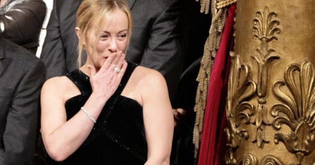 Il body shaming, se praticato nel Palco Reale della Scala, diventa esegesi politica