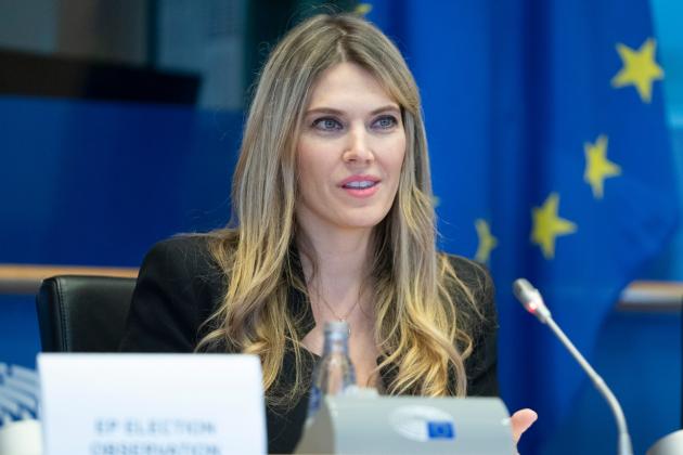 Eva Kaili, destituita la vicepresidente del Parlamento europeo dopo lo scandalo Qatargate