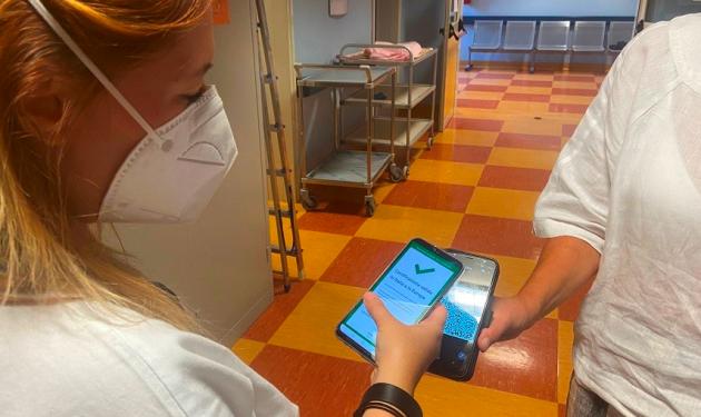 Covid, nuove regole: addio al Green pass in Ospedali e RSA, quarantena ridotta a 5 giorni senza tampone di controllo