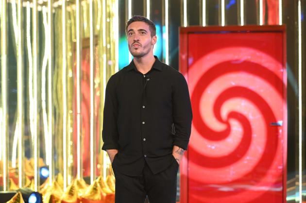 Antonino Spinalbese lascia il Grande Fratello Vip per un intervento chirurgico