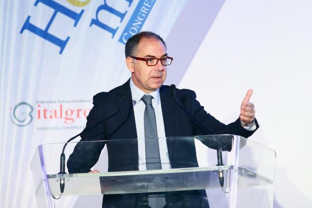 Consumi fuori casa 2025, visite -0,8% e prezzi +3%, mercato Ho.Re.Ca. oltre 100 miliardi; per il 2026 attesa crescita marginale