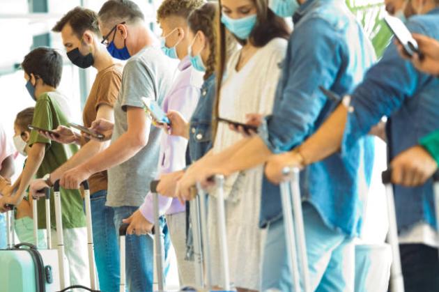 Covid, a Malpensa positivo il 50% dei passeggeri sbarcati dalla Cina: riaprono gli hotel per l'isolamento