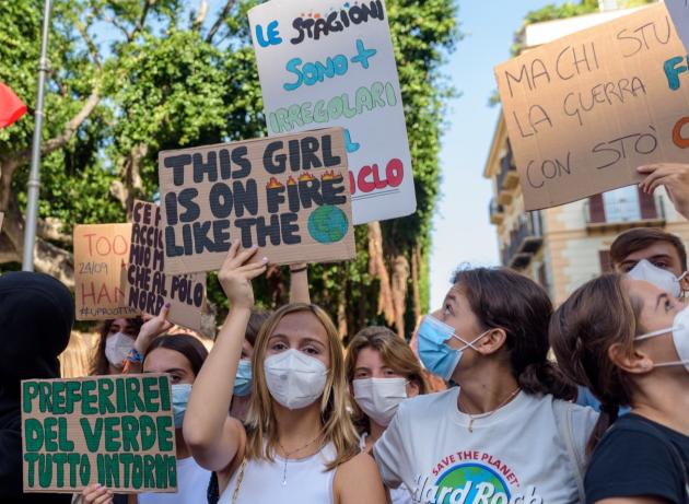 Green Culture, Michael Crichton, Tucker Carlson e Monsignor Viganò: nuova religione degli atei urbani