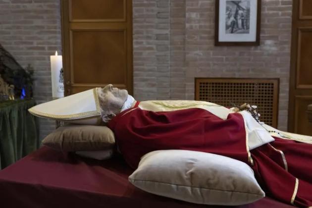 Dimissioni anche di Papa Francesco? Assolutamente no... per ora