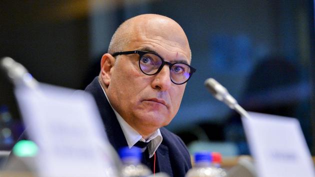 Qatargate, il Pd scarica Cozzolino. L’eurodeputato dem Benifei: “Voteremo sì alla revoca dell’immunità”