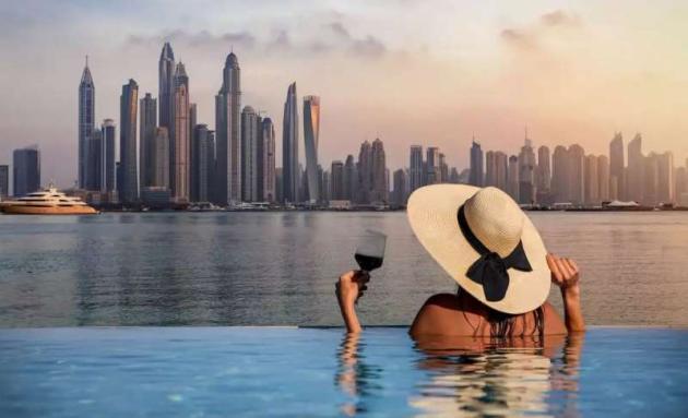 Dubai, cade il tabù dell'alcol