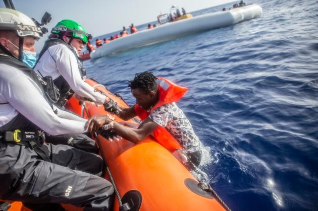 Naufragio migranti a Lampedusa: morti un adulto e un neonato