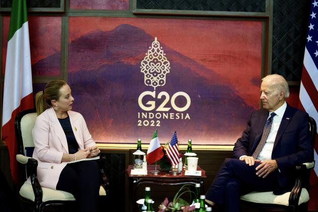 Guerra Ucraina, pressing Biden su Meloni per invio di nuove armi: "Mandate anche scudo anti-missile"