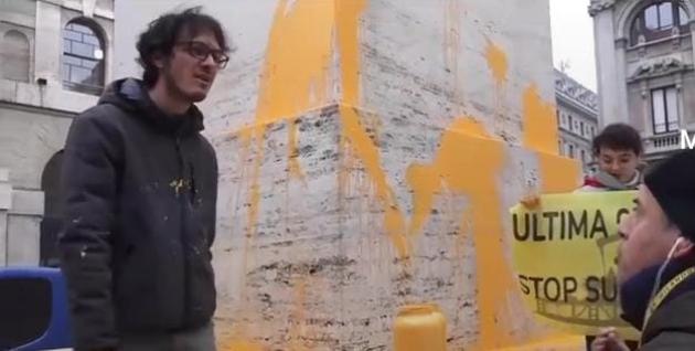 Imbrattatori di opere d'arte e palazzi: vittime o carnefici dello scontro tra destra e sinistra e del tramonto del capitalismo? 