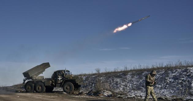 Ucraina, missili russi su siti energetici, Kiev: "Violato spazio aereo rumeno", smentita di Bucarest: "Dati non confermano violazioni"