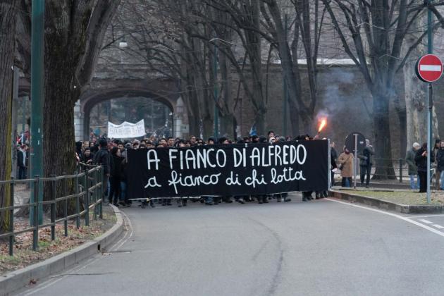 Cospito, anarchici annunciano con una telefonata "attentato a Bologna".  Minacce per Meloni e Crosetto