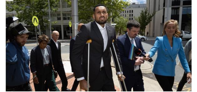 Kyrgios ha spintonato la fidanzata, il giudice lo assolve: "Atto stupido, spinto da emotivit&agrave;"