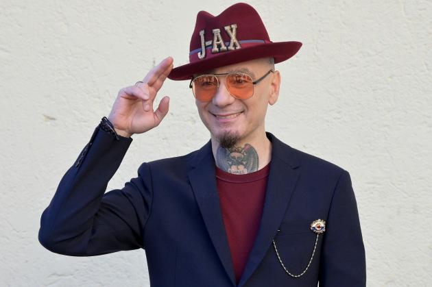 J-Ax, chi è: nome vero, età, carriera, canzoni, moglie, figlio e Instagram