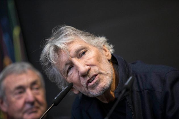 Russia,  in vendita le cartine aggiornate con le conquiste in Ucraina. E Mosca chiama Roger Waters all'Onu