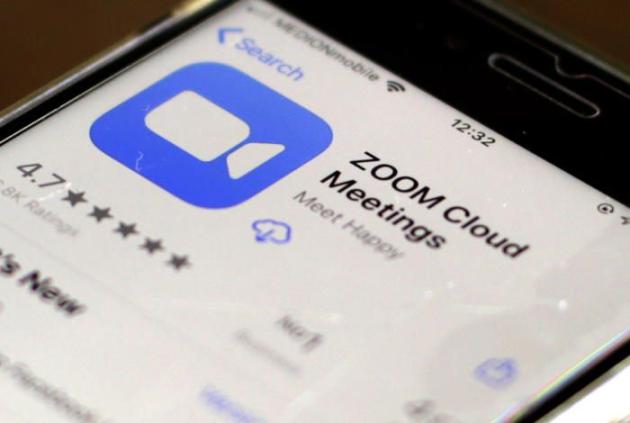 Zoom annuncia 1300 licenziamenti, circa il 15% della forza lavoro. Il titolo guadagna il 6% a Wall Street