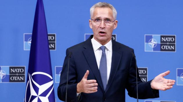 Bruxelles, vertice ministri Difesa: ancora sostegno all'Ucraina ma niente jet. Stoltenberg: "Tank priorità"