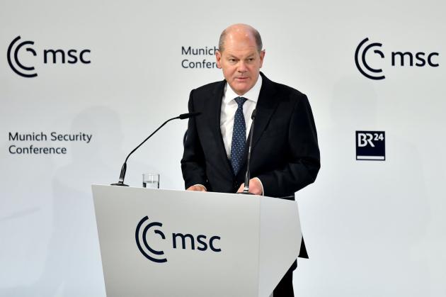 Conferenza di Monaco sulla sicurezza, Zelensky: "Russia perderà", Scholz: "Aiuti a Kiev ma no escalation"