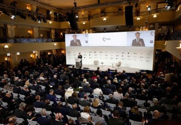 Conferenza di Monaco, i Paesi del G7: "Sostegno militare all'Ucraina, Russia via da Zaporizhzhia"