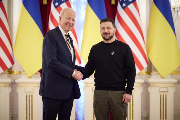 Biden da Zelensky a Kiev, la risposta di Mosca: "Fedeltà al regime neonazista fino alla tomba"