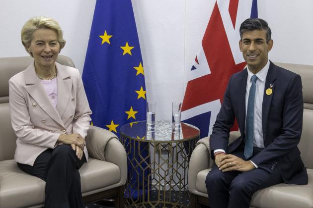Brexit, accordo Uk-Ue sull’Irlanda del Nord: resta l’apertura del confine tra l’Ulster e Belfast
