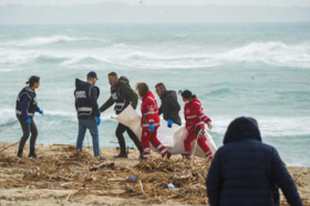 Naufragio a Crotone, Occhiuto: "L'Europa dov'è?". E Von der Leyen: "Doppi sforzi sulle migrazioni"