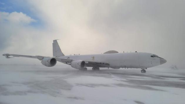 Usa, "aereo dell'apocalisse" atterrato in Islanda: monito alla Russia su conflitto nucleare