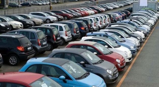 Usato, febbraio in arresto per i passaggi di proprietà: autovetture al -  0,7% e motocicli al -11,9%
