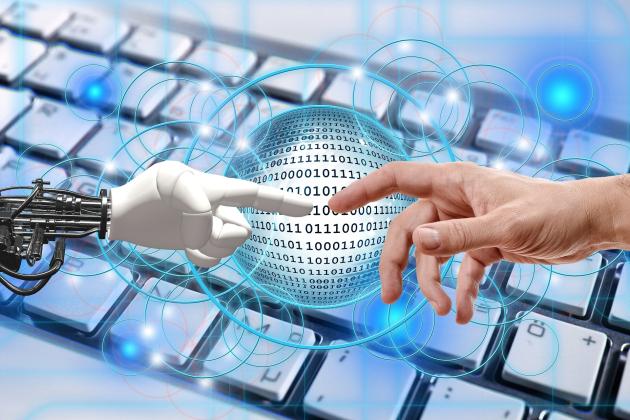Braccio robotico, aiuto extra nelle attività quotidiane: la follia transumanista non trova alcun contrasto