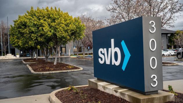 Fallisce la Silicon Valley Bank, in un solo giorno ritirati 42 miliardi dai conti