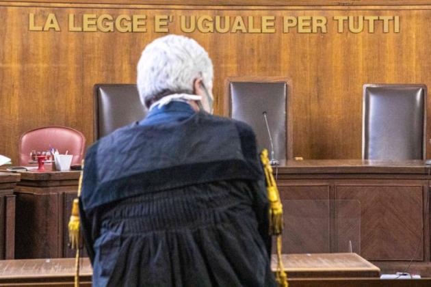 Obbligo vaccinale, sentenza del Tribunale di Napoli respinge l'accusa di "forzata consegna" ad un militare senza green pass