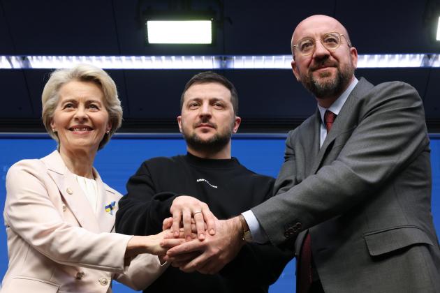 Munizioni all'Ucraina, l'UE stanzia 2 mld di euro: per banche e armi i soldi li trovano sempre