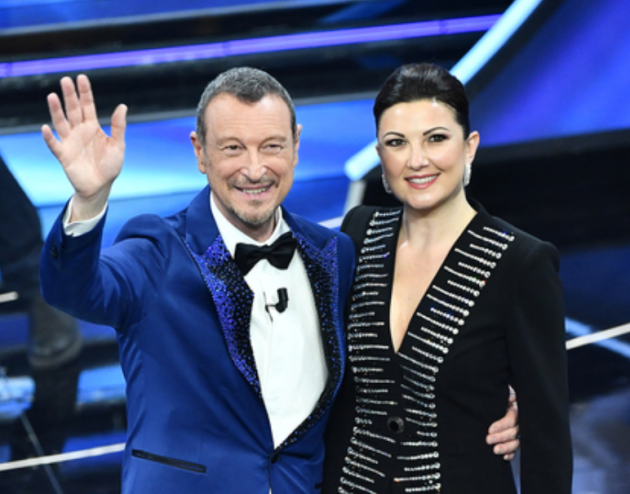 Giovanna Civitillo, chi è la moglie di Amadeus: età, figlio, altezza, dove vive, lavoro