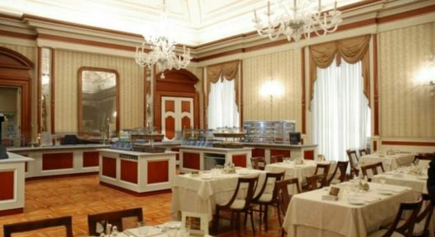 Il ristorante della Camera aumenta di prezzo, si paga 2 euro in più per il menù a chilometro zero