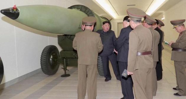 Corea del Nord, svelate nuove testate nucleari. Gli ingegneri: “Sono in grado di colpire gli Usa”