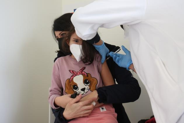 Covid, Oms ammette: "Vaccini per i bambini e per adolescenti sani non sono necessari"