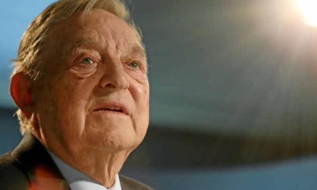 Arresto di Donald Trump, il procuratore Bragg che lo ha incriminato è stato finanziato da Soros