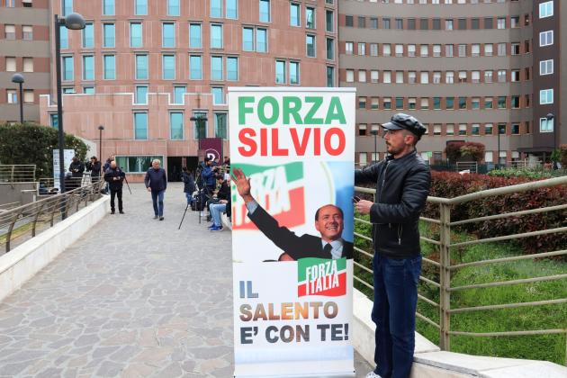 Berlusconi è stabile e chiede di tornare a casa, ma persiste l'infezione polmonare. Oggi nessun bollettino medico