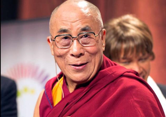 Chi è il Dalai Lama, dal premino Nobel per la Pace alle accuse di pedofilia del capo spirituale del Tibet