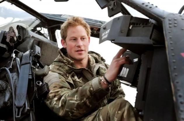 Gb: "Harry al fronte, per William rischio troppo grande". Le rivelazioni del generale Jackson