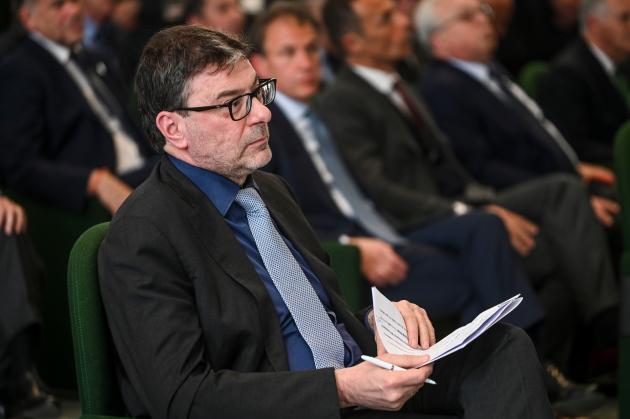 Def, Giorgetti: "Basta misure straordinarie, il bonus casa è da rivedere" - ecco il testo