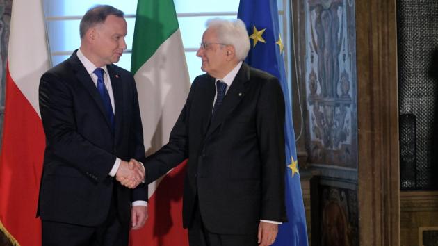 Mattarella a Varsavia da Duda, sul tavolo "guerra del grano": Polonia vieta importazione dall'Ucraina che invece Ue agevola