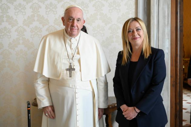 Avvenire, con il cambio di direzione la CEI vira a destra: il giornale dei vescovi dal grillismo al moderatismo