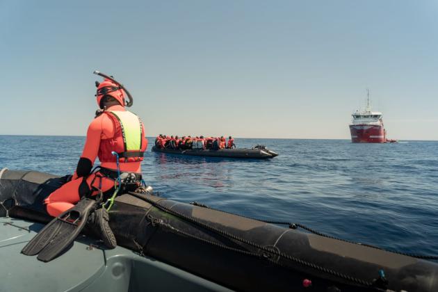 Migranti, barca di 7 metri affonda al largo di Lampedusa un morto e venti dispersi